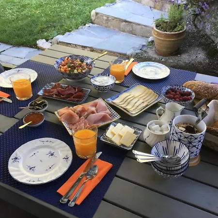 Les Biolleys Bed and Breakfast 3*